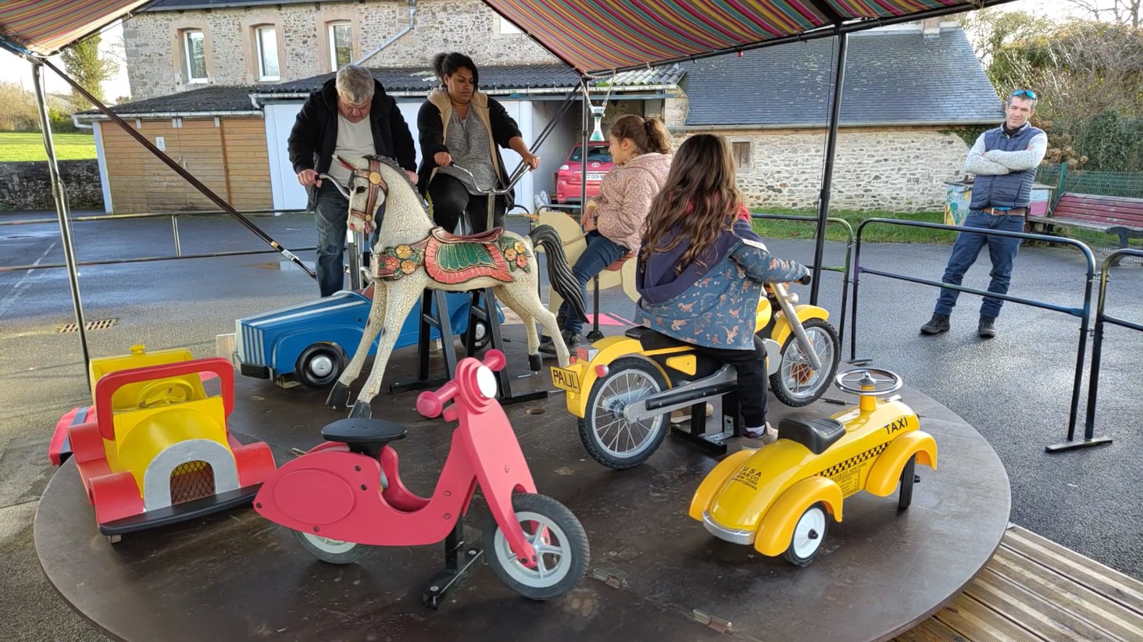 Le Carrousel Enchanté